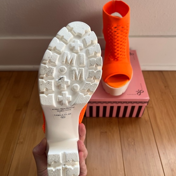 AKIRA Pazzle Neon Orange Chunky Platforms - Picture 3 of 5